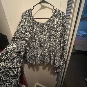 Medium length zebra blouse size 3x
